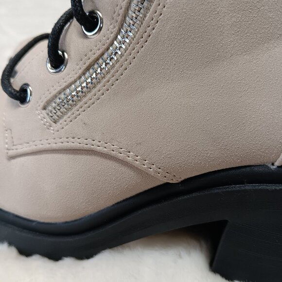 Chunky Healed Studded Cream Boots Size 6.5 - Picture 12 of 16